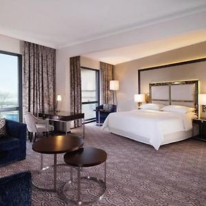 Deluxe Suite Club lounge access 1 Bedroom Suite 1 King